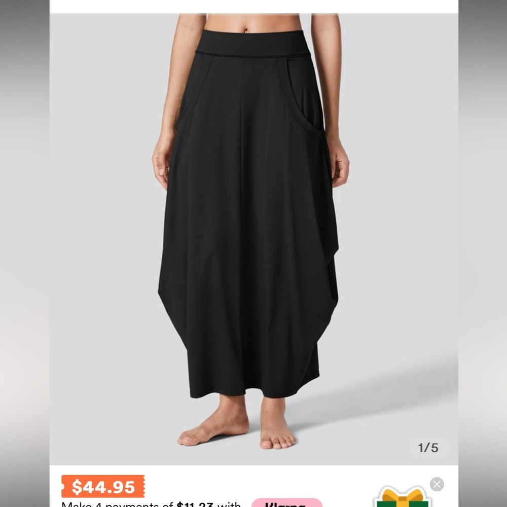 Halara black lantern skirt. NEW